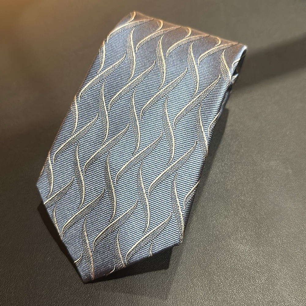High quality 100% Silk (not polyester) Tie, Brand New